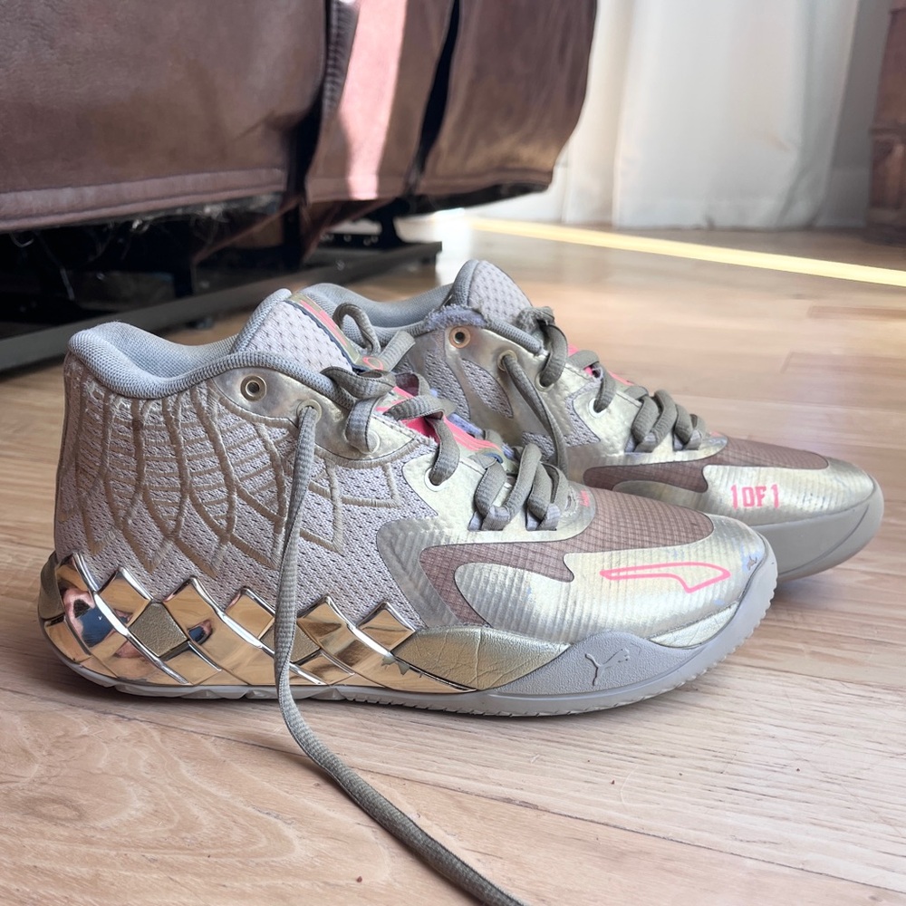 Puma LaMelo Ball MB.01 Golden Child Big Kids Youth Size 7 Basketball Shoes